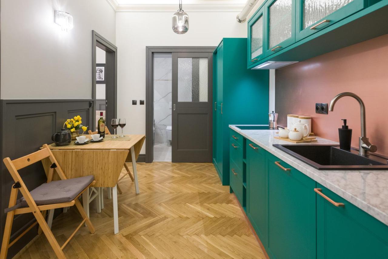 Luxury Apartment At The Main Square Krakow Bagian luar foto